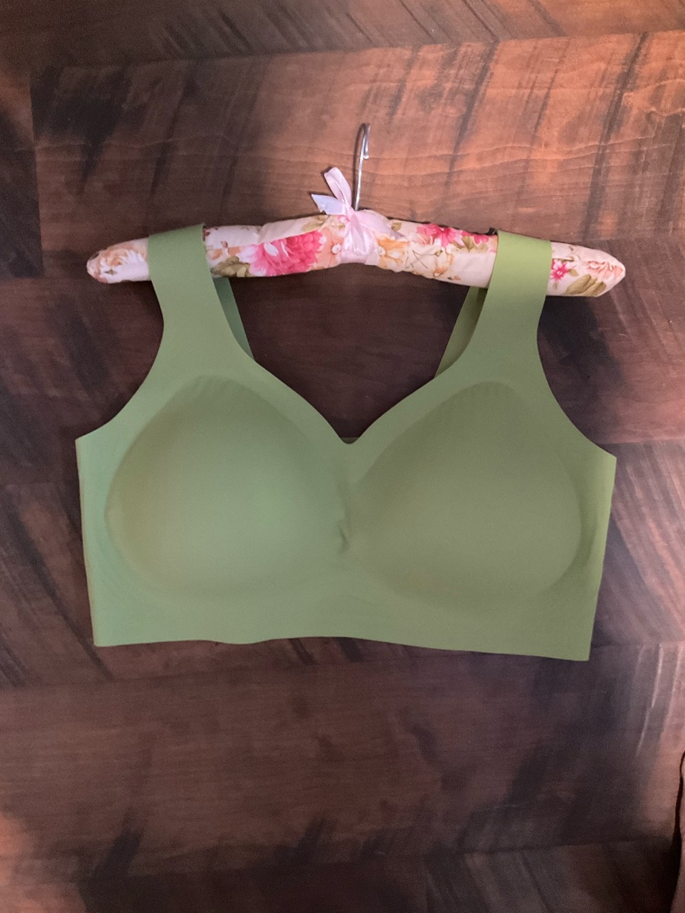 Wireless 5X sage support bra with breast pads